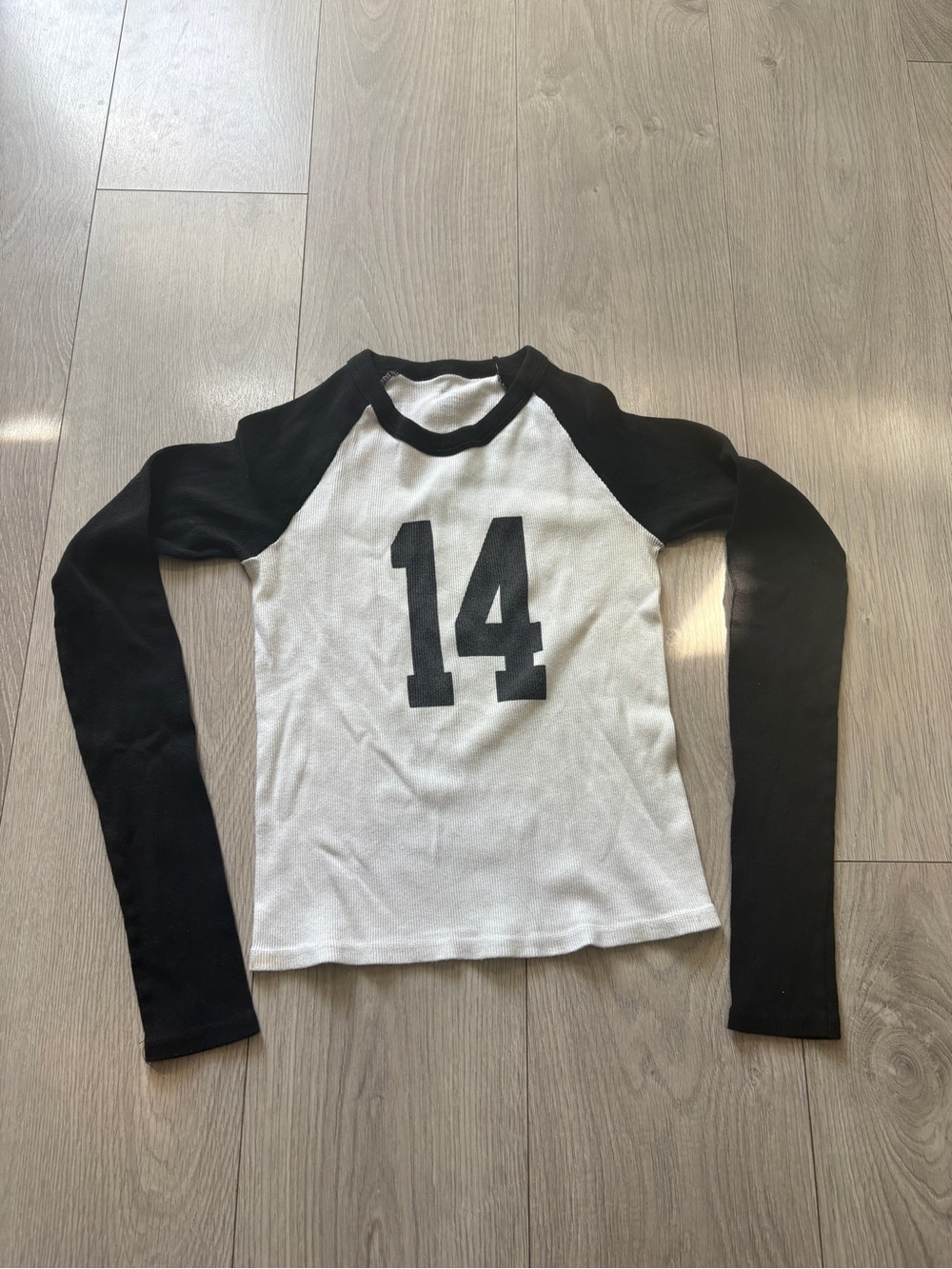 Brandy Melville Black & White '14' Raglan Long Sleeve Top